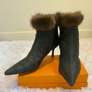 Oscar de La Renta fur trimmed ankle booties size 37.5